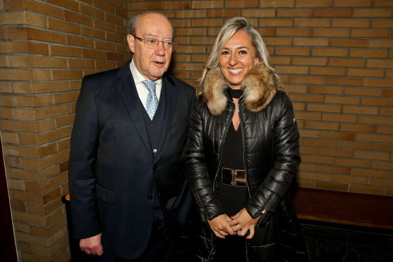 sqmsg2cuujau_Easy-Resize.com